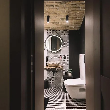 Photographer Rudolf's - Ground Floor With Separate Entrance *