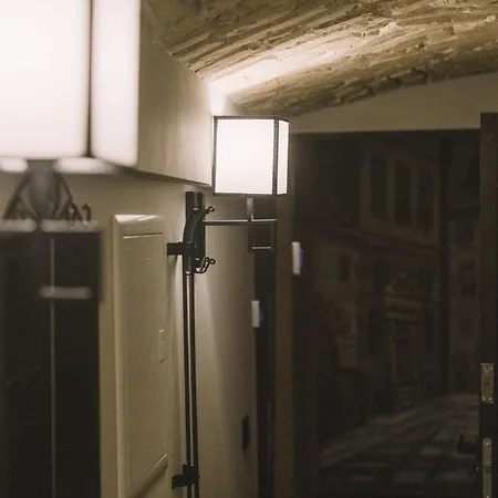 Photographer Rudolf's - Ground Floor With Separate Entrance Appartement *