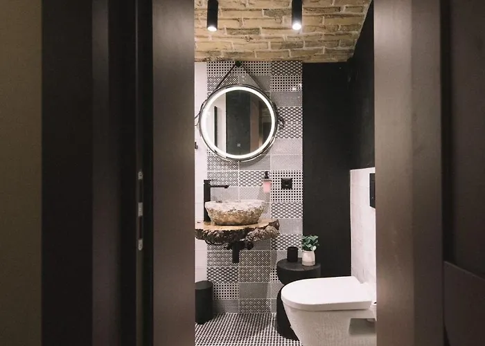 Photographer Rudolf's - Ground Floor With Separate Entrance *